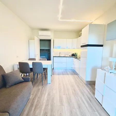 Casa Del Sole Apartment Barcuzzi